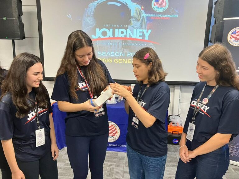 Estudantes de Jundiaí fazem história ao vencer competição internacional e levar pesquisa sobre câncer de mama para o espaço