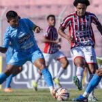 Em tarde de sono, Galo dorme e acorda na lanterna do grupo